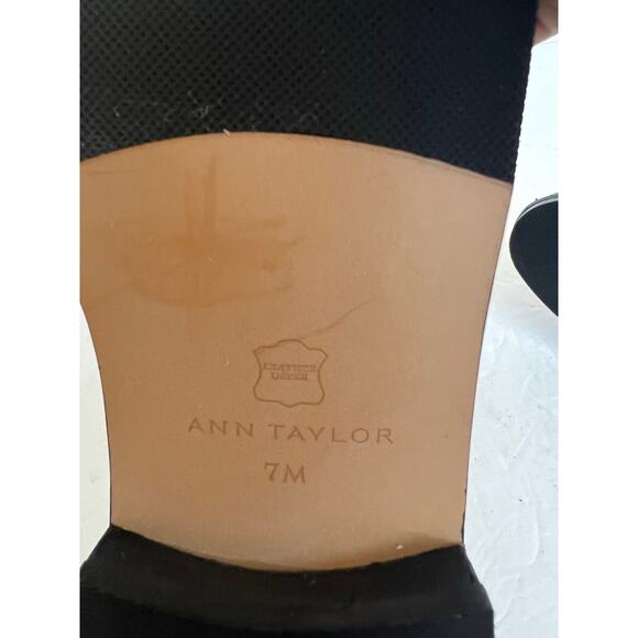 NWT Ann Taylor Cassie Black Leather Zip Side Low Block Heel Ankle Moto Bootie 7M - Picture 9 of 11